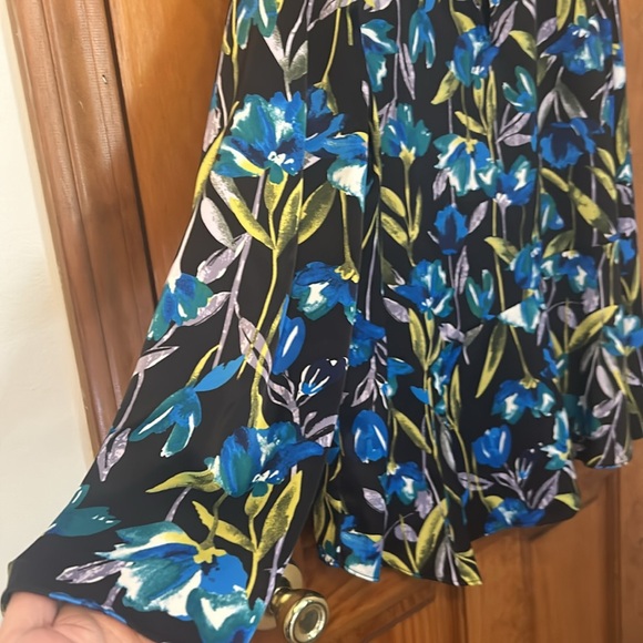 The Limited Floral Blouse - Picture 5 of 7